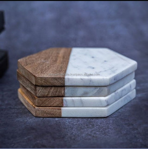 Posavasos Moderno Ecológico de Mármol y Latón con Diseño Innovador e Incrustaciones de Latón, Diámetro Personalizable para Interiores de Cocina - Tapetes y Almohadillas - Product Image 3