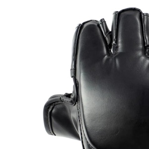 Gants de MMA demi-doigts en cuir noir mat respirants et légers pour l'entraînement, le sparring, le grappling, la boxe et le Muay Thai - Product Image 5