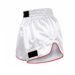 Shorts de Muay Thai classiques, vêtements de combat thaïlandais de qualité supérieure, shorts en satin à jambes larges, vente en gros, fabricant direct d'usine - Product Image 3