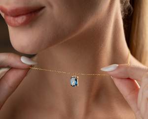 Collar con Colgante de Tanzanita Azul, Piedra de Tanzanita Azul Océano, Plata de Ley 925, Cadena Chapada en Oro de 14K, Joyería Rectangular Elegante - Product Image 4