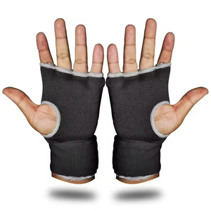Guantes de Boxeo de Cuero Personalizados con Almohadillas de Gel Integradas, Absorción de Humedad y Correa de Muñeca Ajustable - Guantes de Entrenamiento Todo en Uno - Product Image 4