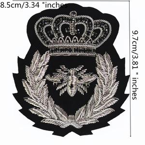 Broche logo brodée à la main en soie du Pakistan, bijou décoratif simple et mignon pour femme, à coudre - Product Image 6