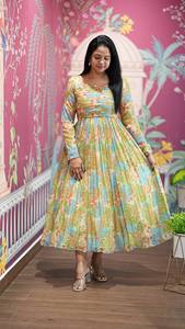 Vestido Maxi de Gasa Elegante y Soñador con Caída, Colección Beauty Heritage Grace y Celebration Glow - Product Image 3