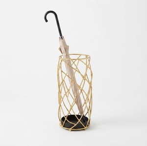 Support à parapluies décoratif en métal doré style vintage, en forme de parapluie, avec finition vieillie, vente en gros d'usine - Product Image 2