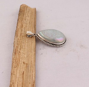 Colgante al por mayor vintage de plata de ley 925 chapada en platino con engaste de bisel de piedra natural Durtz hecha a mano y con puntos - Product Image 3