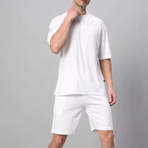 Conjunto Deportivo para Hombre con Detalles Reflectantes, Camiseta y Pantalones Cortos para Correr, Visibilidad Nocturna, Secado Rápido y Transpirable - Product Image 3