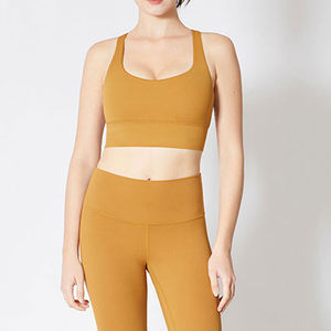 Ensembles de yoga pour femmes, 5 pièces, shorts unis taille plus, leggings respirants à séchage rapide et ensemble soutien-gorge - Product Image 2