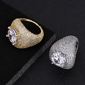 Bague pour homme en moissanite, argent 925, sertie de pierres, coupe ronde, style statement, légère, hip-hop, bijoux de luxe de créateur pour homme - Product Image 2