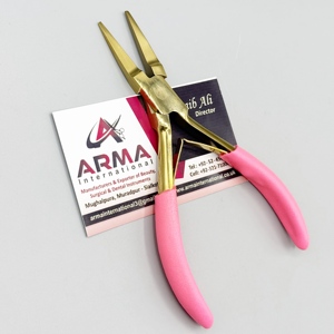 Pinza Profesional para Extensiones de Cabello de Acero Inoxidable de Grado Quirúrgico con Superficie Plana y Mango Dorado y Rosa con Etiqueta Privada - Product Image 1