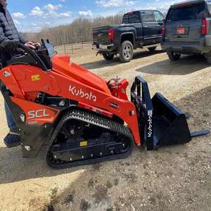 Minicargadora Kubota Lista para Envío con Motor PLC y Bomba de Alta Eficiencia para Remoción de Nieve, Trabajos de Excavación y Zanjado, con Visibilidad del Operador - Product Image 4