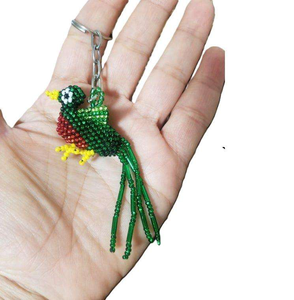 Llavero con Cuentas de Pájaro, Diseño Animal en Verde, Rojo y Amarillo, Llavero Portátil con Cadena de Acero Inoxidable, Regalo Artesanal - Product Image 2