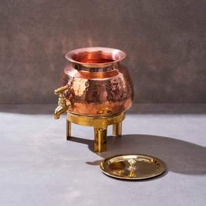 หม้อน้ำทองแดงแท้ (Matka) พร้อมฝาปิดทองเหลืองกันรั่วแบบมีก๊อกน้ำ  ฐานโลหะ  ภาชนะเก็บน้ำแบบดั้งเดิมสำหรับบ้านและสำนักงาน - Product Image 3