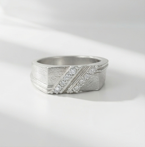 ANILLO DE LÍNEA TEXTURIZADA DIVYORO - Product Image 1