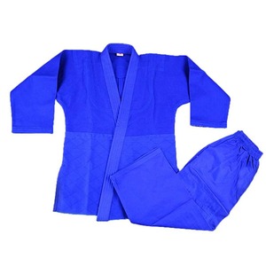 Traje de karate y BJJ personalizado para hombres, con su propio logo en la chaqueta de tejido perlado y pantalones ripstop, fabricante y proveedor. - Product Image 1