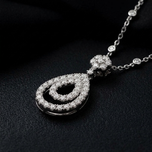 Collier pendentif en or blanc massif 10K avec double halo de diamants en forme de poire, diamant de laboratoire, pendentif en forme de grappe de fleurs, chaîne de station - Product Image 3