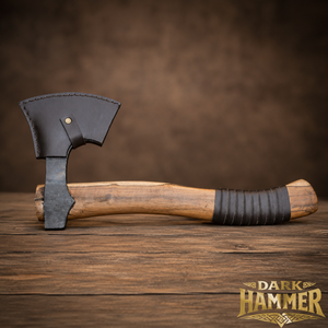Hacha vikinga medieval forjada a mano con mango y funda de cuero - Product Image 1