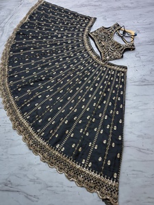 Conjunto de Lehenga de Crepé de Seda de Diseñador con Hermoso Bordado, Trabajo Dori y Trabajo de Lentejuelas Pesadas, con Blusa y Dupatta - Product Image 5