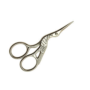 Ciseaux à broder miniatures professionnels, couleur dorée, lames portables tranchantes, acier à haute teneur en carbone, ciseaux fantaisie - Product Image 3
