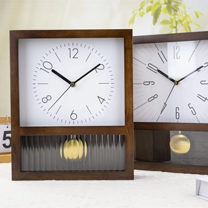 Horloge à pendule analogique en quartz en bois pour la décoration de table ou de bureau - Product Image 1