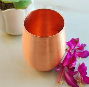 ชุดแก้วทัมเบลอร์ทำมือแบบดั้งเดิมของอินเดียชุดเครื่องดื่มอายุรเวทแบบศิลปะทำจากเรซิ่นทองแดงบริสุทธิ์ชุดแก้วเคลือบผิวแบบอินเดียโดยตรง - Product Image 4