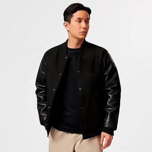 เสื้อแจ็คเก็ตวาร์ซิตี้ปักลายโลโก้แบบกำหนดเอง แขนหนัง สีดำ สำหรับคู่รัก แจ็คเก็ตเบสบอลสำหรับผู้ชาย แจ็คเก็ตเลตเตอร์แมนวาร์ซิตี้ - Product Image 2