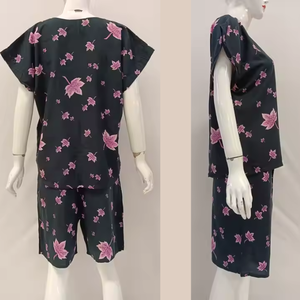 Ensemble short d'été en rayonne avec col en V Vêtements de nuit de style simple fermeture à cordon pour les parents qui allaitent - Product Image 4