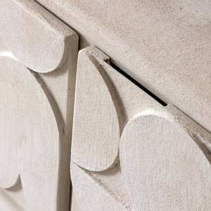 Aparador de 3 puertas Vandana Sereno Lyra en madera blanca con efecto hormigón - Product Image 5