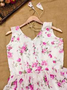 El impresionante juego de Fox Georgette Sharara para bodas agrega un encanto adicional a tu aspecto Salwar - Product Image 2