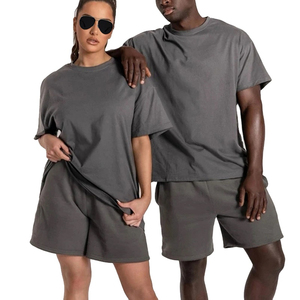 Ensemble de survêtement unisexe 2 pièces pour l'hiver, sweat-shirt à capuche oversize et short pour femmes et hommes - Product Image 5