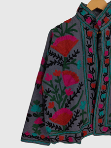 Veste à col mandarin brodée à la main avec des motifs floraux, manches longues, en coton, pour femmes, taille plus, style Prairie Chic, à porter au printemps - Product Image 2