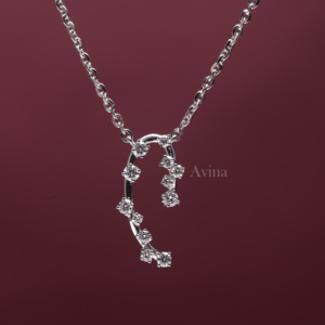 Colgante de Diamante Redondo Cultivado en Laboratorio con Certificación IGI, Curva Abierta, en Oro Blanco/Rosa y Amarillo de 18K |   Elegante colgante de diamantes redondos finos - Product Image 3