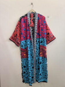 Robe kimono en viscose georgette colorée assortie pour femmes, veste longue brodée à la main style Phulkari - Product Image 3