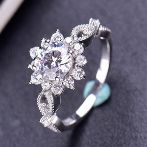 Luxury Romantic Flower Shape Diamond Ring S925 Silver Vintage Wedding Engagement Ring IGI Certified VVS Diamond Fine Jewelry - Product Image 5
