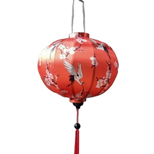 Lanterne en soie vietnamienne Hoi An faite à la main pour la décoration intérieure suspension asiatique pour la fête de mariage et les idées cadeaux - Product Image 2