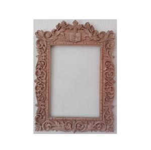 Cadre de miroir mural en bois judicieuxment sélectionné pour les maisons élégantes recherchant une décoration de qualité. - Product Image 1