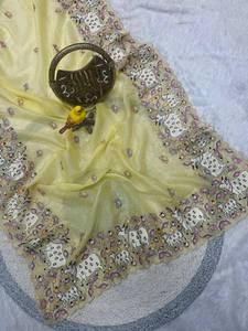 Sari élégant doré effet froissé – Broderie florale et animale avec pièce de blouse de créateur - Product Image 5