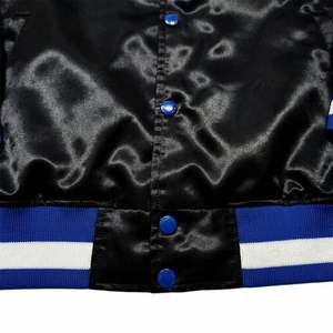Blouson Bomber Satiné Noir Brillant pour Homme, Col Côtelé Noir Bleu Blanc, Boutons Pression, Style Baseball Letterman Streetwear Personnalisé - Product Image 4