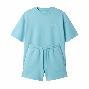 Ensemble de vêtements de sport pour femmes avec logo personnalisé en coton et polyester, t-shirt uni et short au-dessus du genou, col rond, tissu personnalisé pour l'été - Product Image 4