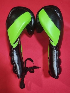 Guantes de Boxeo Personalizados de Primera Calidad en Negro y Verde Neón, Sin Boxeo No Hay Vida, Guantes Profesionales de Cuero Mexicano para Entrenamiento y Sparring - Product Image 6