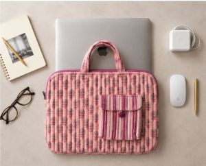 Sac fourre-tout matelassé en coton pour ordinateur portable avec poche rayée et poignée, style décontracté, design protecteur pour ordinateurs portables, léger - Product Image 1