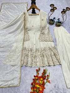 Nueva Colección de Diseñador, Conjunto de Top, Pantalón y Dupatta de Georgette Indio-Pakistaní, Completamente Cosido y Listo para Usar, con Detalles en Piel de Zorro Natural - Product Image 4