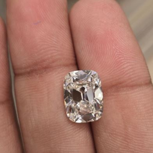 Diamant de laboratoire allongé de type Old Mine Cut, certifié IGI, couleur E, clarté VS1, diamant en vrac, fournisseur de diamants CVD HPHT en gros - Product Image 1