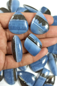 Vente en gros de cabochons en opale bleue naturelle de haute qualité Radha Arts, pierres semi-précieuses pour artisanat, décoration intérieure et fabrication de bijoux - Product Image 3
