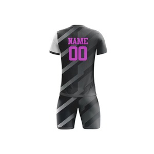 Camiseta de Fútbol Personalizada para Hombre, Negra con Rayas Grises, Impresión Sublimada, Poliéster que Absorbe la Humedad, Manga Corta, Cuello Redondo, Corte Atlético - Product Image 2