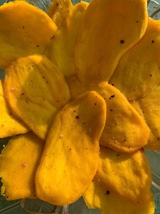Snack de Mango en Tiras, Fruta Tropical Seca Suave, Dulce y Masticable, Trozos de Mango Dorado, Ideal para la Escuela, Oficina, Descansos Diarios, Cualquier Lugar - Product Image 1