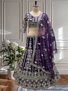 Ensemble Kurti brodé pour femme avec dupatta et pantalon, travail de sequins et de zari pour les mariages et les occasions festives - Product Image 5