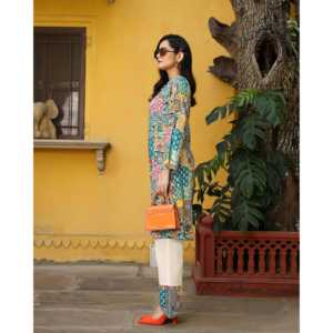 Ensemble Kurta pakistanais respirant pour femme Motley Patch en taille XS, tissu crêpe, haut à manches trois-quarts - Product Image 5