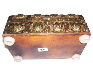 Boîte en bois écologique avec design en émail blanc (7" x 4" x 4") - Boîte à monnaie murale artisanale pour bijoux, bibelots, cadeaux - Product Image 4