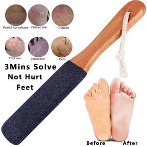 Râpe à pieds en bois avec poignée, lime à callosités en papier de verre, exfoliant pour talons, râpe à pieds longue poignée pour la douche, outil de soin des pieds UBI - Product Image 4