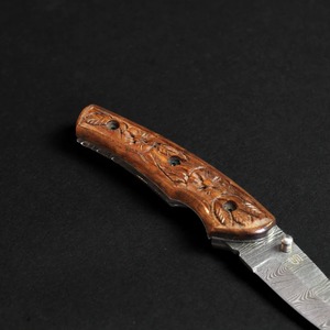 Cuchillo de Bolsillo Plegable de Acero de Damasco Hecho a Mano con Diseño Vikingo, Mango de Madera, Hoja de Punta Caída, para Deportes al Aire Libre, ODM/OEM - Product Image 4